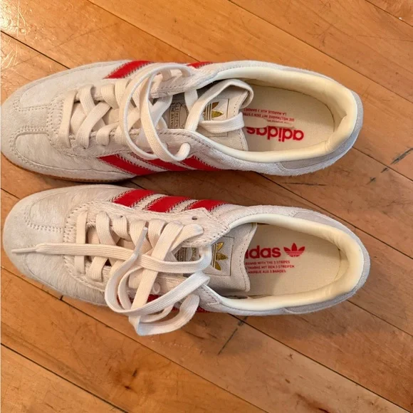 adidas Originals fur Samba OG sneakers in cream and red - Picture 4 of 6